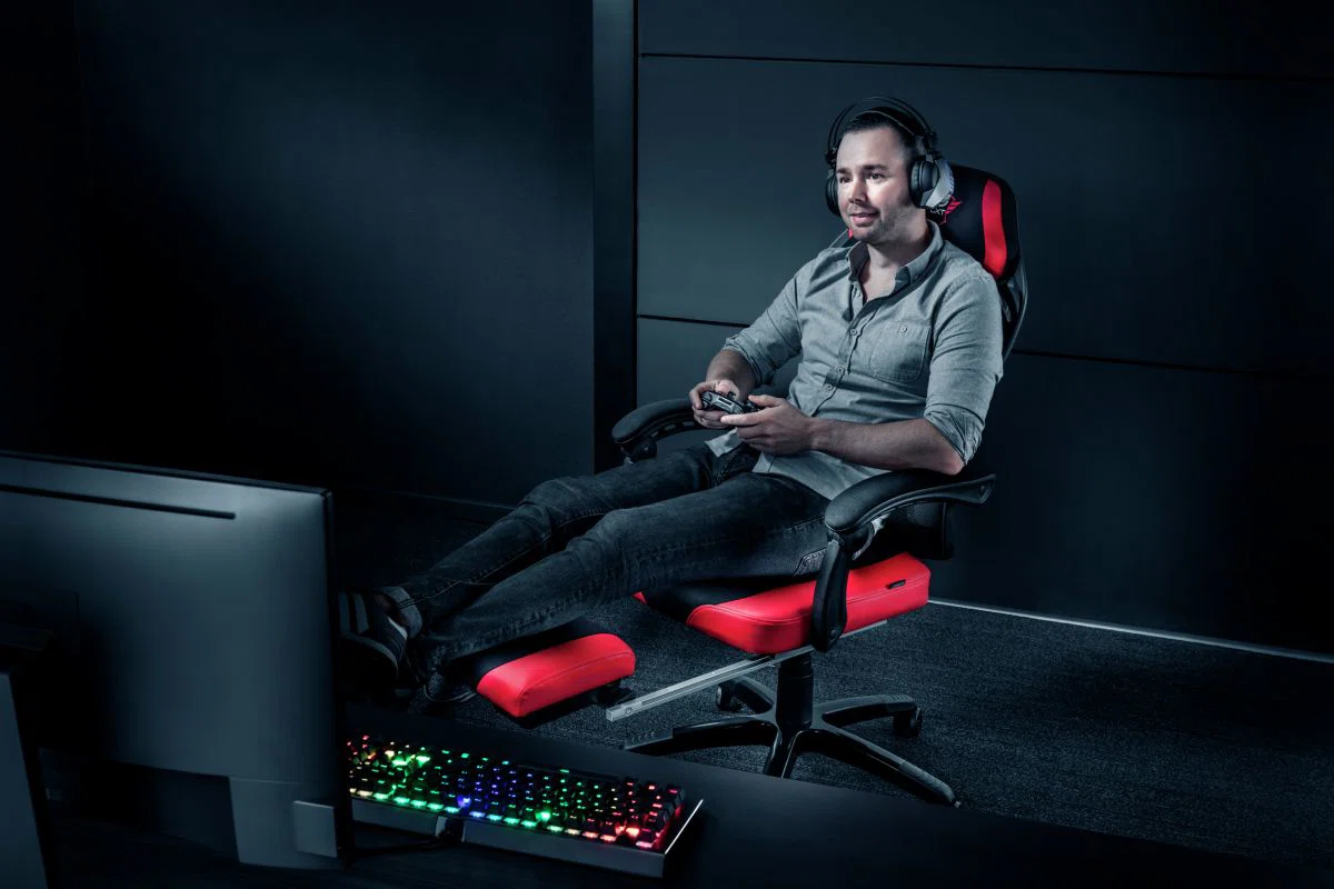 Trust GXT 706 Rona Gaming Chair with footrest Black/Red - 10. kép
