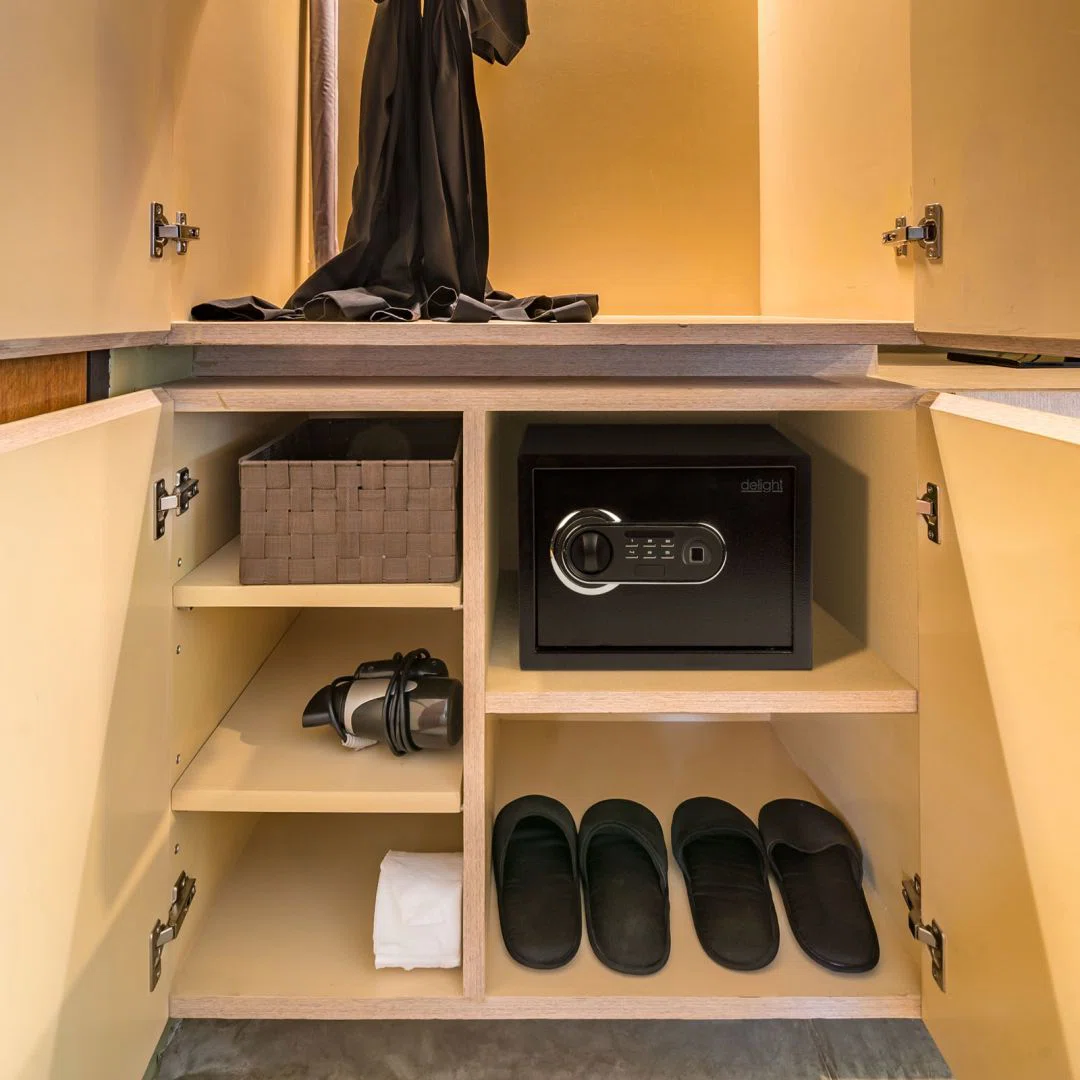 Delight Digitális széf ujjlenyomat olvasóval és gombsorral - 352x250x250mm - 4. kép